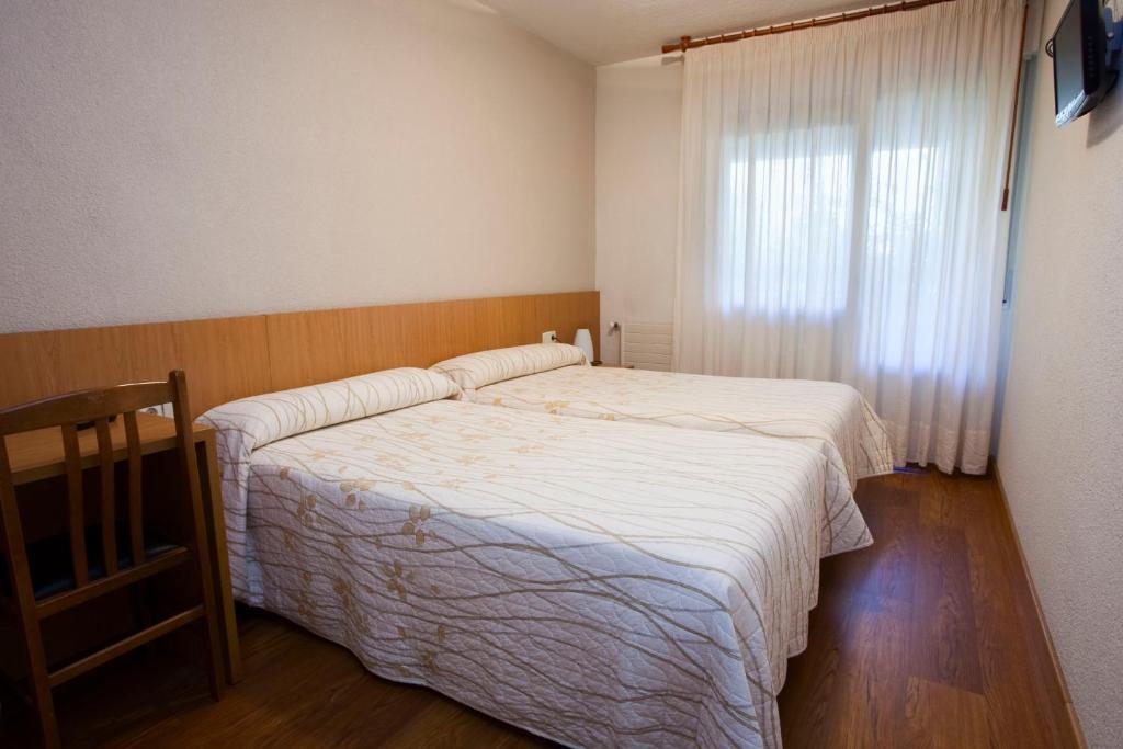 Hostal Abodi Pamplona Rum bild