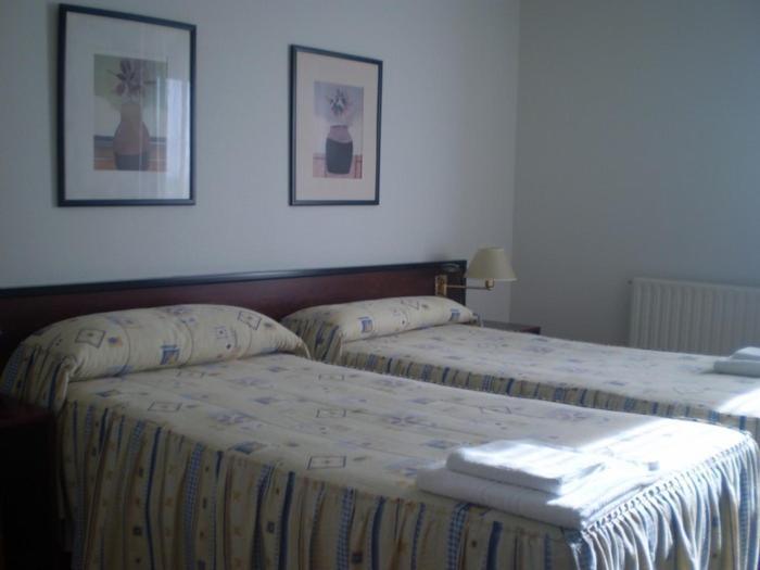 Hostal Abodi Pamplona Exteriör bild