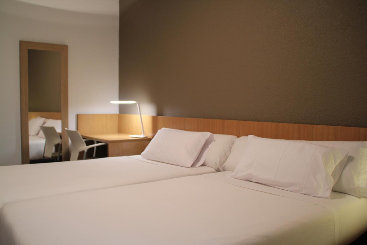 Hostal Abodi Pamplona Exteriör bild