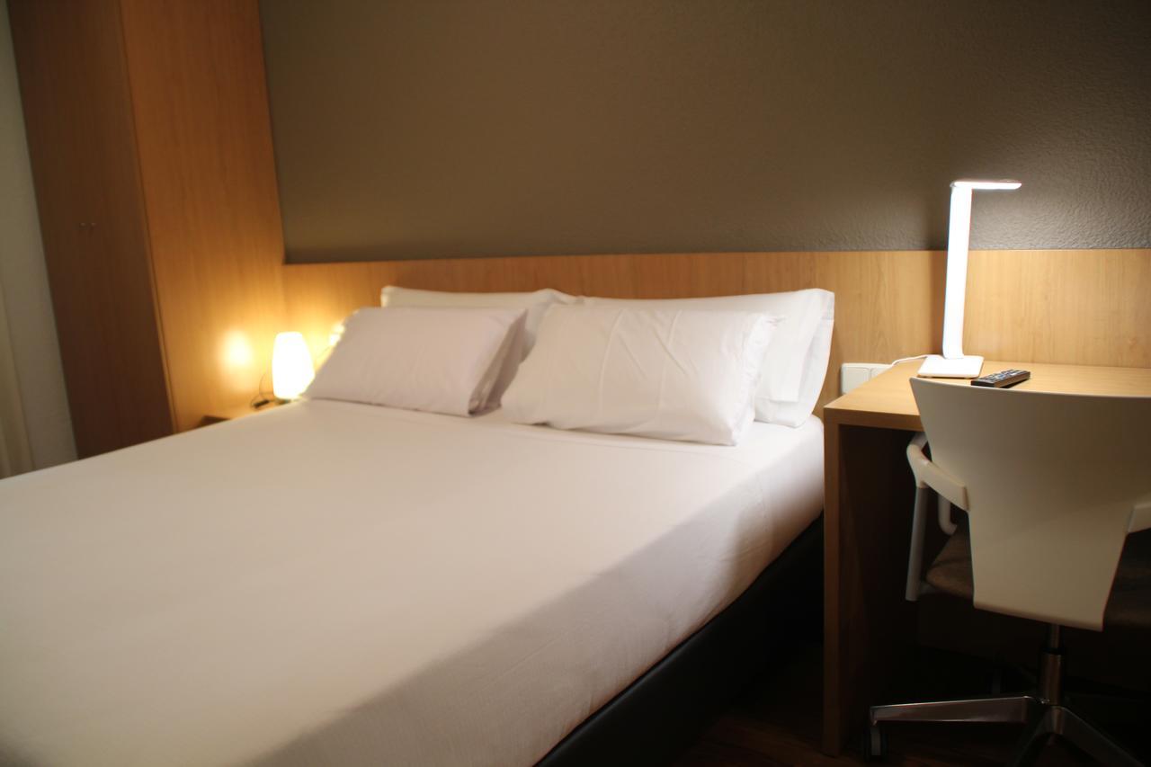 Hostal Abodi Pamplona Exteriör bild