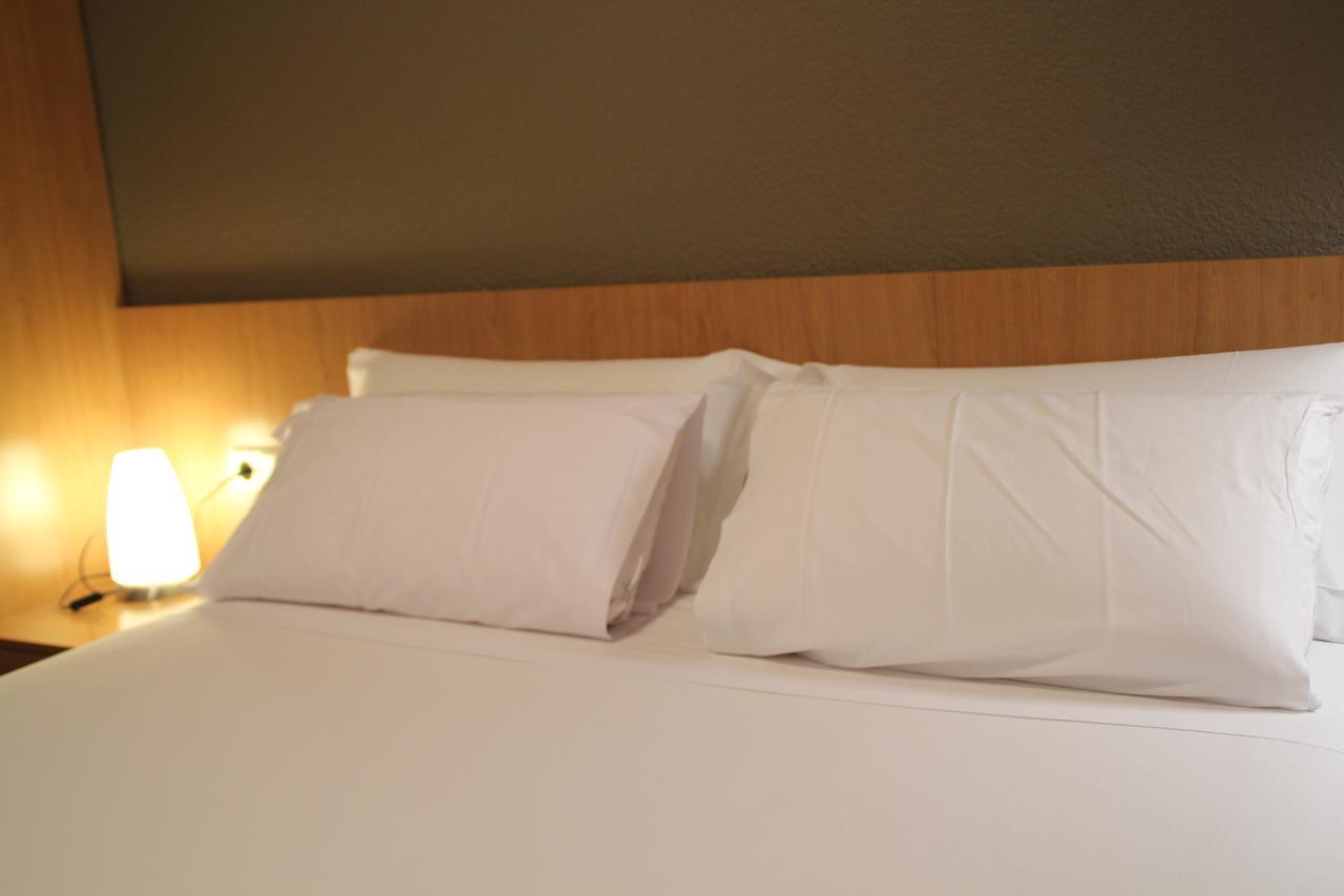 Hostal Abodi Pamplona Exteriör bild